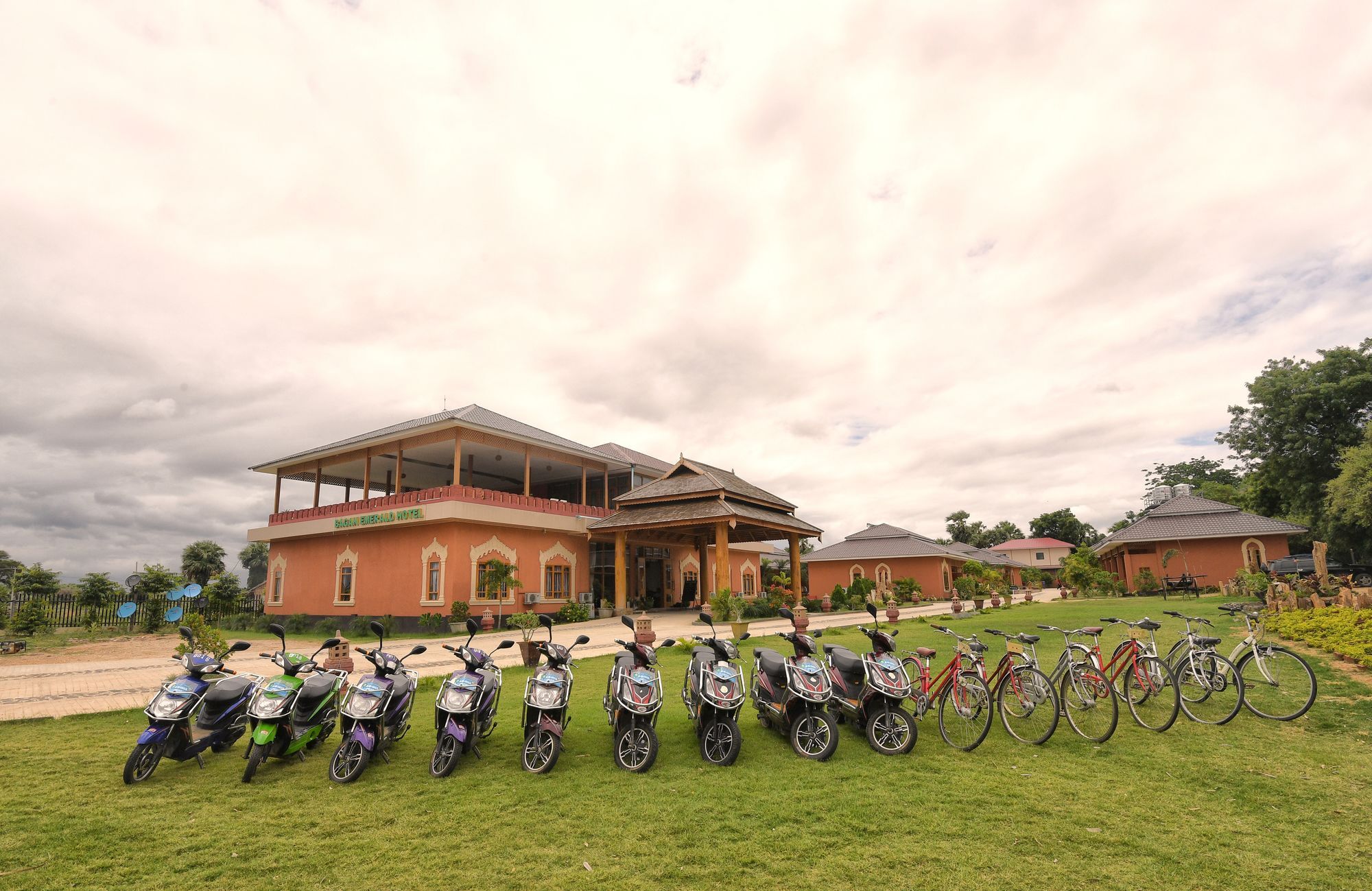 Bagan Emerald Hotel Nyaung-U Exterior photo